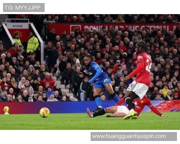 前曼联球员点评阿莫林战术调整四后卫成效显著五后卫变动令人费解