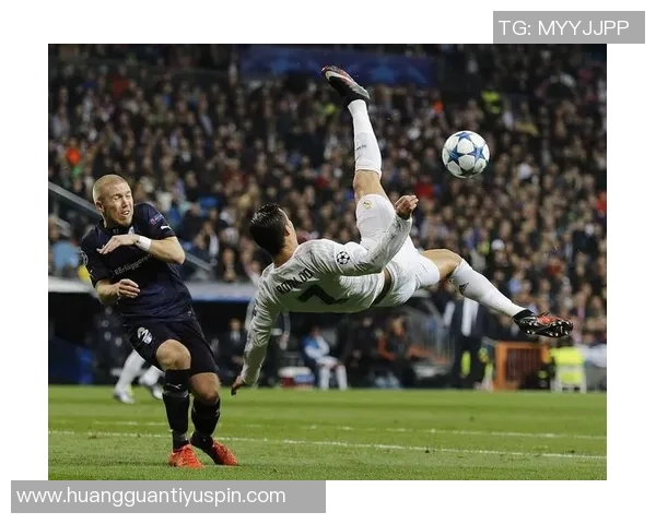 C罗40岁依然体脂率7的秘密:每日四小时训练与六餐五次睡眠揭秘 C罗40岁依然体脂率7的秘密:每日四小时训练与六餐五次睡眠揭秘