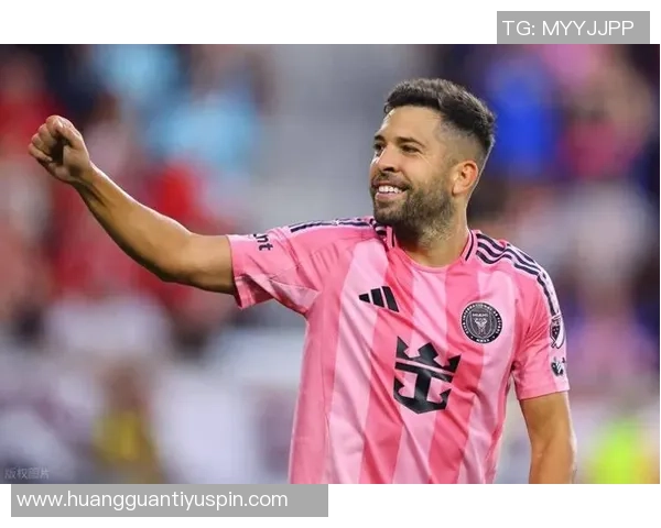 阿尔巴意外宣布退役仅两天前双响并续约至2027年