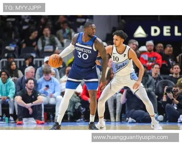 兰德尔表现出色17投10中贡献23分10篮板4助攻带领球队取得胜利